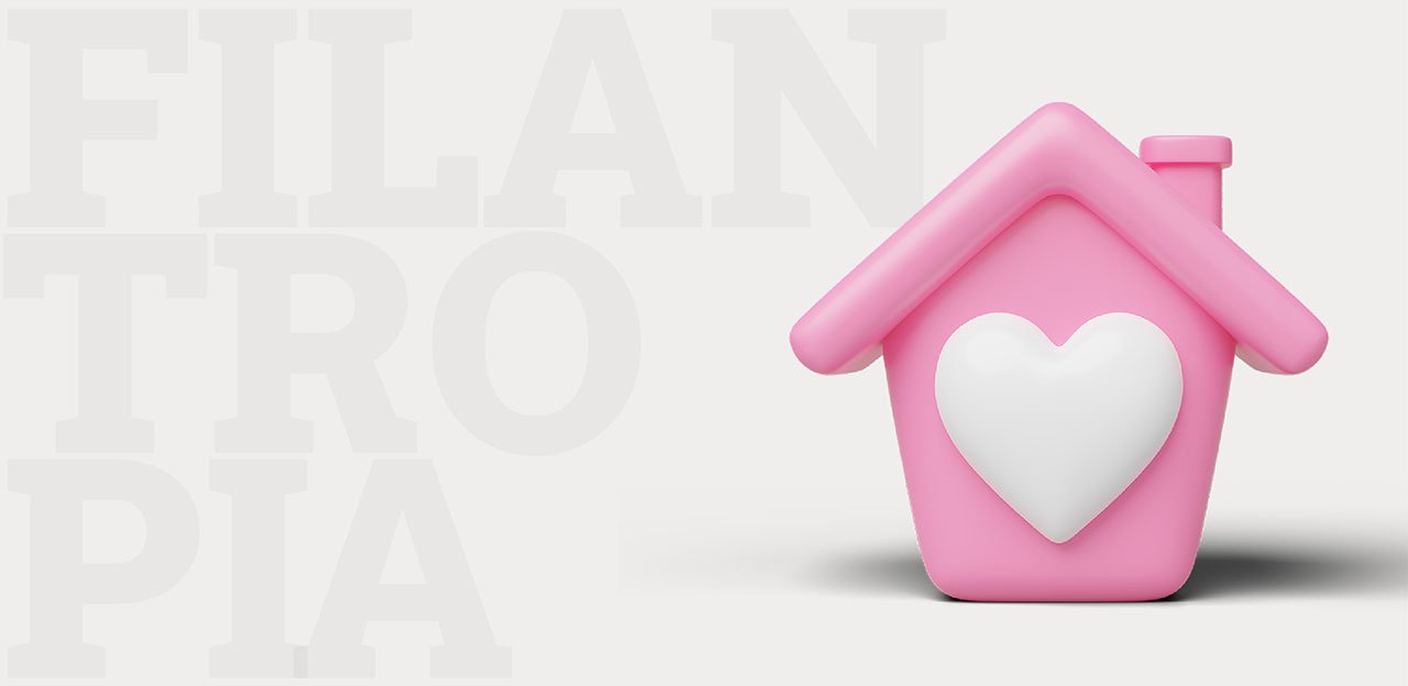 Imagem com fundo branco e, do lado direito, uma casinha infantil cor-de-rosa. Um coração branco está bem na frente da casa, como se fosse uma porta ou uma janela.